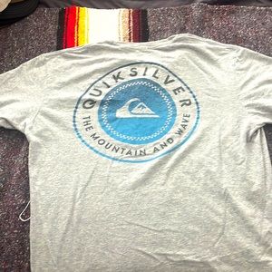 Mens quicksilver t-shirt size med